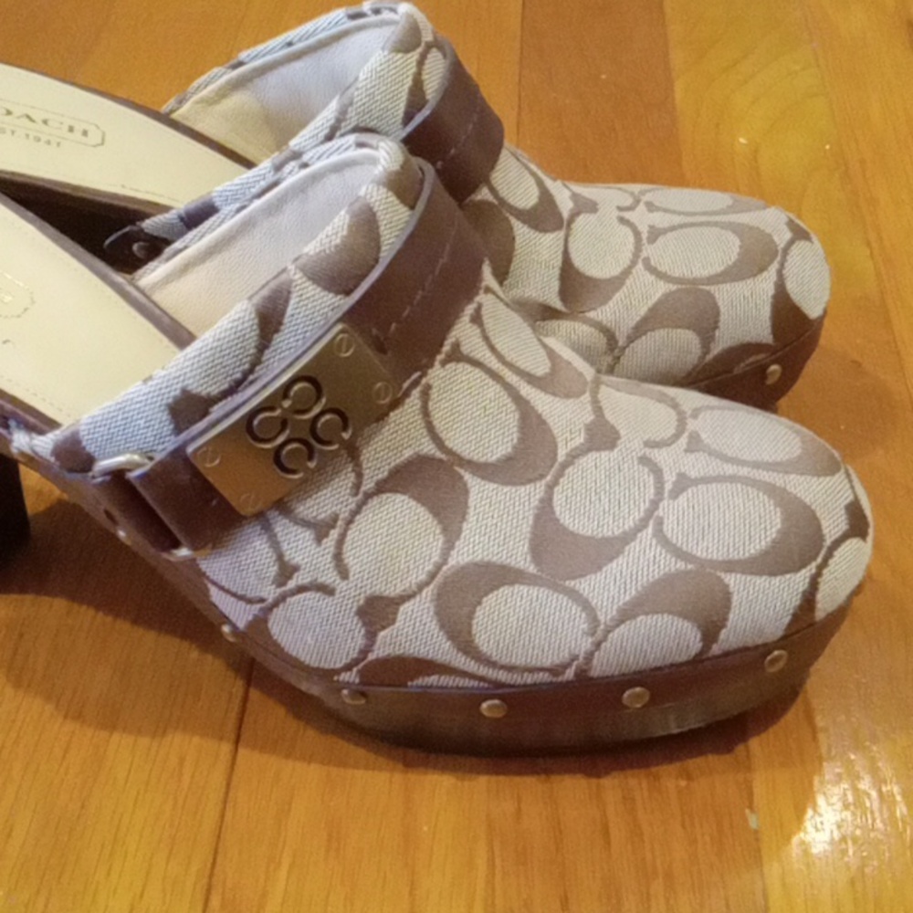Vintage Coach "Ivy"Clogs - Picture 2 of 11